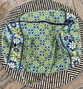 Vera Bradley Large Traveler Duffle Bag Green & Light Blue Floral Pattern - Purse - Picture 1 of 3