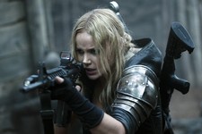 Abbie Cornish As Sweetpea In Sucker Punch 11x17 Mini Poster