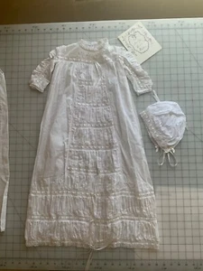 Girls hand embroidered Christening Gown, cap and slip 12 inch across front - Picture 1 of 7