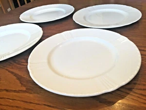 Juego de 4 platos de cena jacobea Royal Grafton blanco en relieve hueso de Inglaterra China - Imagen 1 de 5