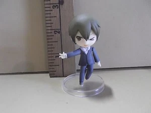 #A954 Unknown Figure 2.5"in Tan Hair Boy Gray Outfit Winking  - Picture 1 of 8