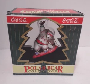 🐻‍❄️🏂VINTAGE 1996 COCA COLA POLAR BEAR COLLECTION SNOWBOARD XMAS ORNAMENT NIB - Picture 1 of 4