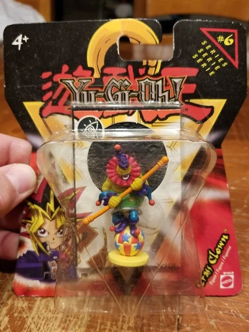 YU-GI-OH! Series 6 New  - Crass Clown - 2" FIGURE W/Holo Tile 2002 MATTEL! #2 Cover
