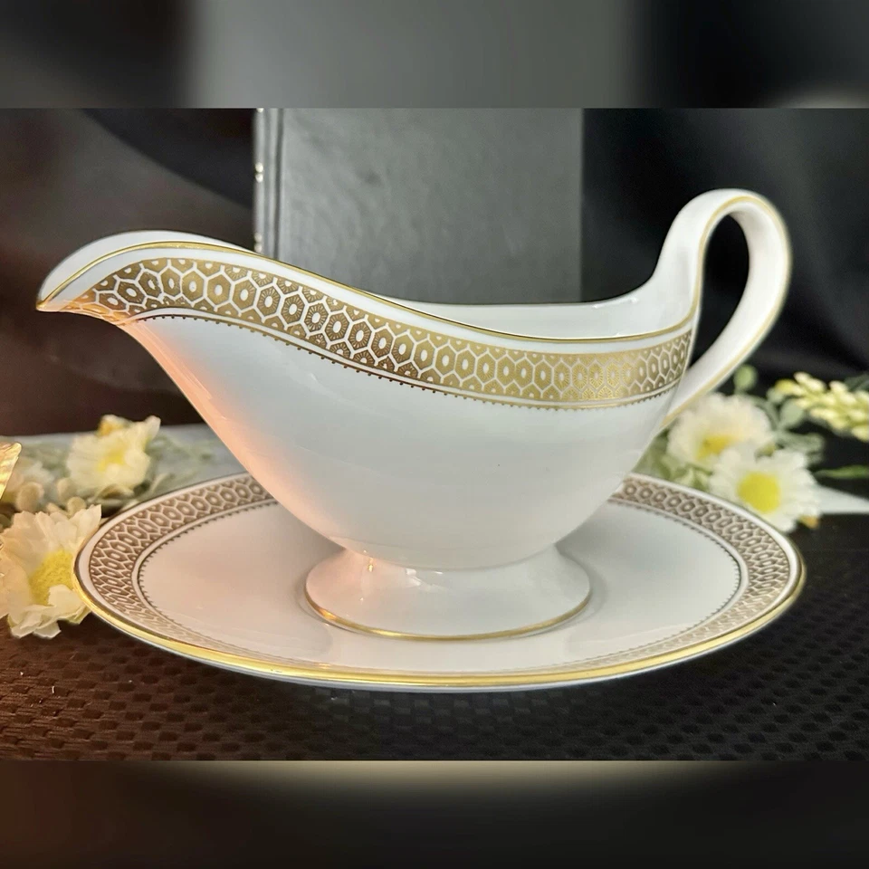 Spode’s Golden Honeycomb Gravy Bowl y debajo del plato pieza de servir Spode de colección Foto 1 de 4