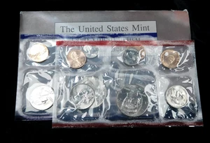 1996 United States Mint Uncirculated Coin Set w/ West Point Mint Dime - Picture 1 of 8