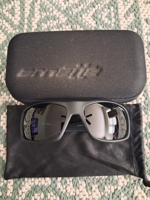 Gafas de sol Arnette 4179 polarizadas hechas en Italia... Descatalogado Nuevo Foto 1 de 4