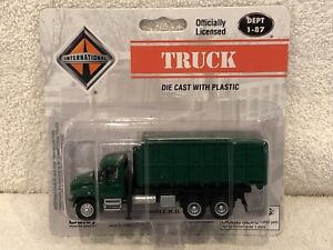 International 3-Axle Roll-Off Dump Truck - Green - 1:87 HO Scale - Item #4128-55