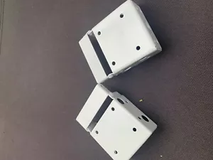 Paar weiße Jalousiekastenhalterungen - 58 x 50 mm Kopfschiene - Bild 1 von 3
