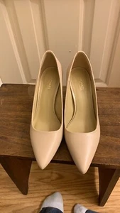 Michael Kors Beige Pumps size 6 Medium - Picture 1 of 15