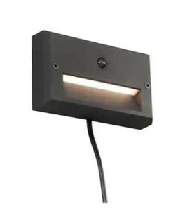 Low Voltage Black Motion Sensing Integrated LED Cast Aluminum Stair Light [G3] - Picture 1 of 7
