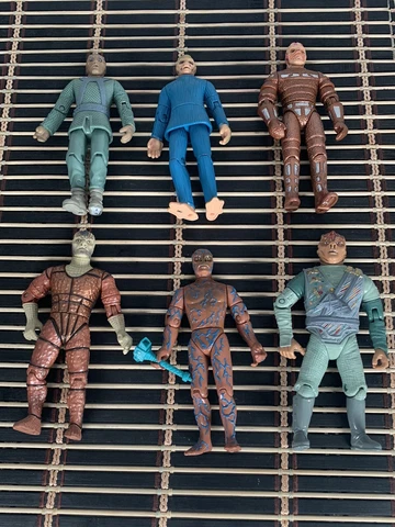 Vintage Star Trek: The Next Generation 1990's Playmates Loose Action Figure Lot Cover