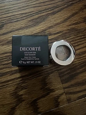 Decorte Eye Glow Gem Skin Shadow Dewy Glow Eyeshadow 16G Prism Jupiter - Image 1 of 3