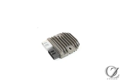 04-06 Yamaha R1 YZF-R1 Regulador de Voltaje Rectificador  Foto 1 de 4