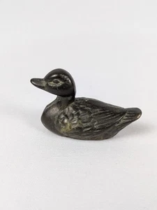 Petite statue leurre canard en laiton massif figurine presse papier vintage ancien - Photo 1/5