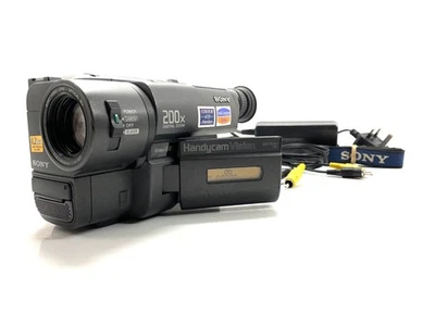 SONY CCD-TRV15E Video8 Tape Digital Video Camera HANDYCAM Complete Working Set - Image 1 of 4