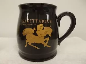 Taza de café de cerámica negra y dorada horóscopo de Sagitario para cumpleaños - Imagen 1 de 6