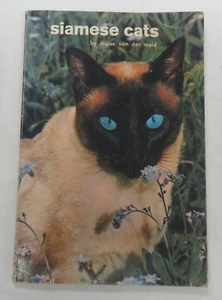 Siamese Cats by Louise Van Der Meid paper book 1978 - Imagen 1 de 3