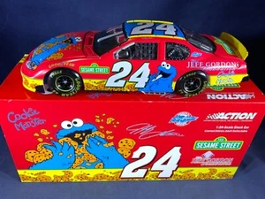 T5-89 JEFF GORDON #24 JEFF GORDON FOUNDATION / SESAME STREET II 2003 MONTE CARLO - Picture 1 of 6