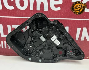 Mercedes Clase E 2017-2023 sedán puerta trasera derecha regulador ventana con motor OEM - Imagen 1 de 9