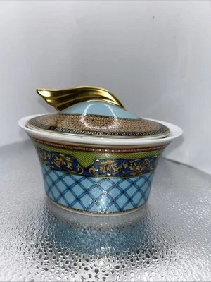 Azúcar Versace Russian Dream con tapa Foto 1 de 4