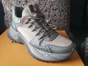 LOUIS VUITTON Trainer Run Away Green Sneaker Rubber 8.5 UK 10 - 10.5 US $1,900 - Picture 1 of 22