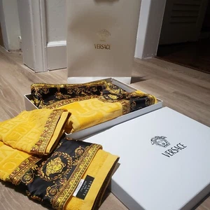 VERSACE 3 PIECE BAROQUE TOWEL SET IN BOX HOME COLLECTION YELLOW - Picture 1 of 9