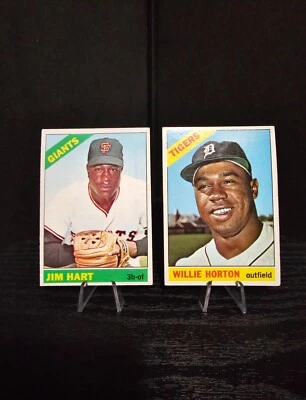 1966 Topps baseball two trading cards — 第 1/4 张图片