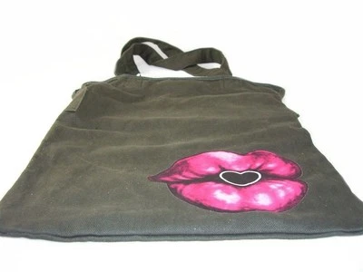 Bolsa tote W469 BCBGeneration feminina samambaia cinza e rosa coração lábios média - Imagem 1 de 3