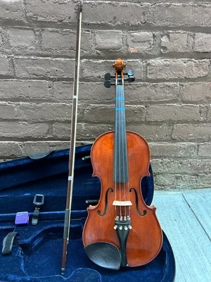 Cremona SV-200 Violin Outfit 4/4, with tuner, case & bow - Image 1 of 4