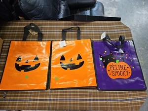 3 Ct. Halloween Candy Trick Or Treat Tote Bags 13” X 15” Kids Bag Pumpkin Party - Picture 1 of 3