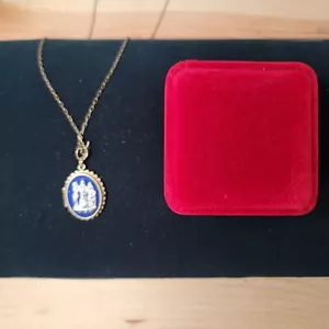"Agatha All Along" inoffizielle dreifache Göttin Medaillon Halskette mit Geschenkbox-Neu ohne Etikett - Bild 1 von 8