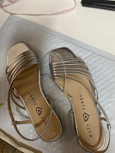 Katy Perry The Pearla- Metallic Shine -Silver Womans Sandals Size 6M - Picture 1 of 4