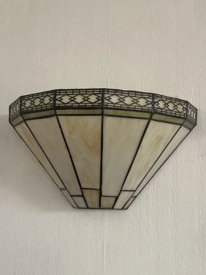 4 x TIFFANY STYLE HANDCRAFTED GLASS WALL LIGHTS (sold together) - Image 1 of 4