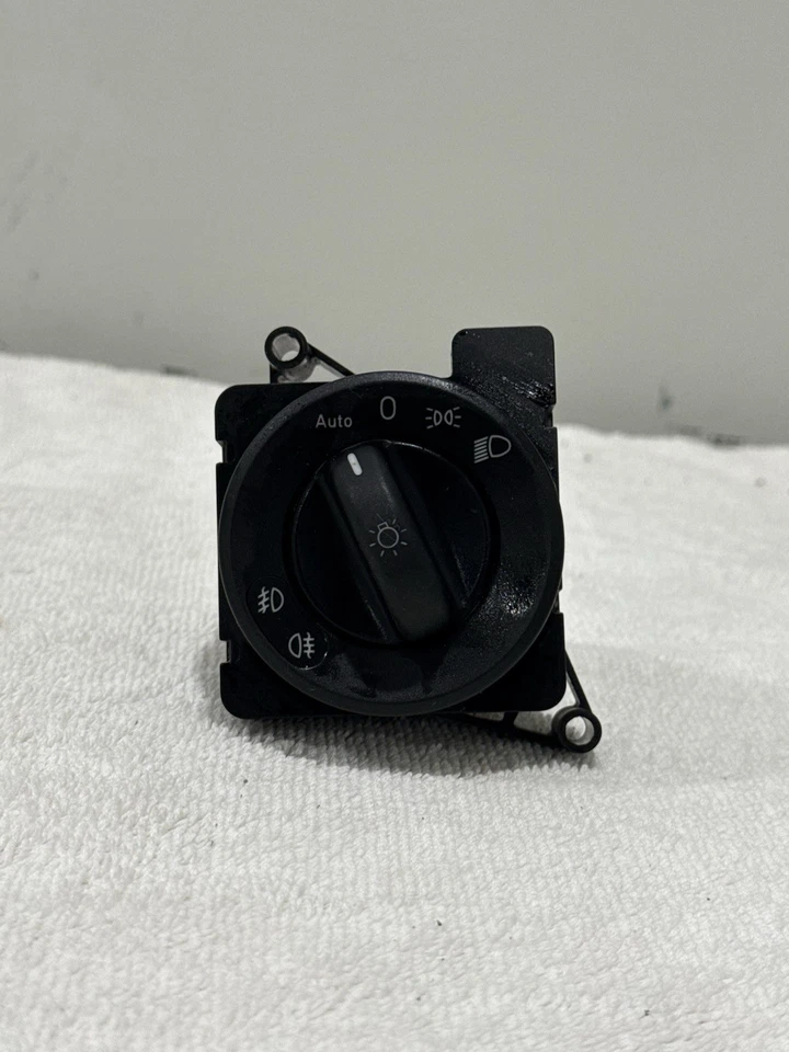 Interruptor de faros Mercedes Benz Sprinter 2500 2016 OEM A 906 545 04 04 Foto 1 de 4