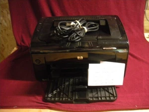 HP Laserjet Pro P1102w Wireless printer Pg Count 8,426 - Picture 1 of 9