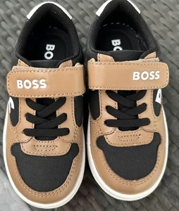 Hugo Boss Niños Entrenadores Materiales Mezclados Cuero Y Lona Encerada Talla 25 $129 - Imagen 1 de 5