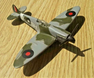 IXO SUPERMARINE SPITFIRE MK.VB diecast plane model - Picture 1 of 2