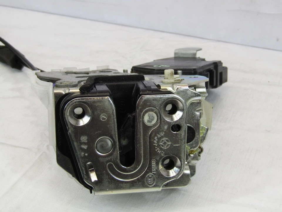 Actuador de bloqueo de pestillo de puerta lateral izquierda conductor trasero Subaru Forester 2003-2008 Foto 1 de 4