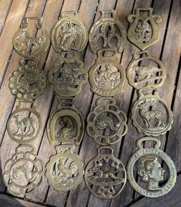 Mixed Bundle Of Antique & Vintage Horse Brasses x16 1.1 Kg Approx - Picture 1 of 19