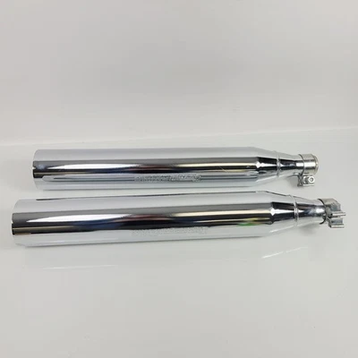 Silenciadores sin cordones Harley-Davidson Softail Street Bob Stock 18-25 sin protectores térmicos Foto 1 de 4