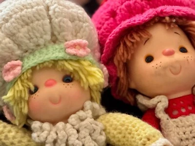 Muñeca Merengue Fresa Pastel Corto y Limón De Colección Crochet Tejida a Mano Con Gorra Foto 1 de 4