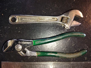 VINTAGE DIAMOND TOOL & HORSESHOE CO. USA 4" VERSTELLBARER SCHRAUBENSCHLÜSSEL & ZÜNDZANGE - Bild 1 von 3