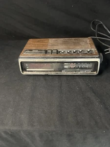 Vintage Juliette AM/FM Radiowecker - #419 - Bild 1 von 1
