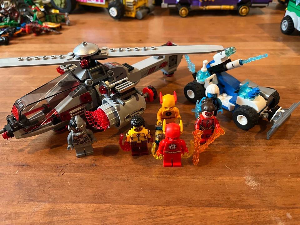 LEGO DC  Speed Force Freeze Pursuit (76098) ***READ DESCRIPTION - Image 1 of 4