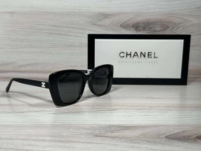Chanel 5422B Polarized Black & White Square Sunglasses 1026/S4 - Ships Now! - Image 1 of 4