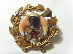 Broche masónico escaso antiguo oro 18k rubí negro ónix Egipto faraón masónico pin 52417 - Imagen 1 de 9