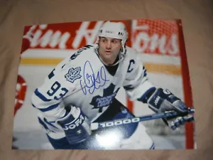 TORONTO MAPLE LEAFS DOUG GILMOUR SIGNED WHITE JERSEY 11X14 - Picture 1 of 1