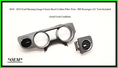 Ford Mustang 2010-2014 bisel de fibra de carbono con ventilación derecha para pasajeros OEM Foto 1 de 4