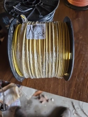 Колониальный строительный провод 15 мил 12 1 AWG, твердый, 500 футов, желтый - Изображение 1 из 4