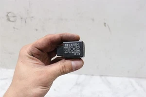 2004-2006 Yamaha YZFR1 Turn Signal Flasher Relay FE246BH - Picture 1 of 3